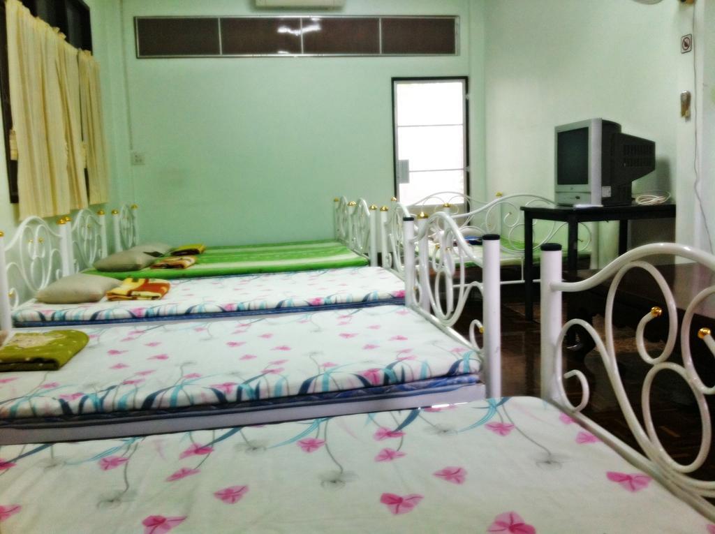 Nr Homestay Amphawa Habitación foto