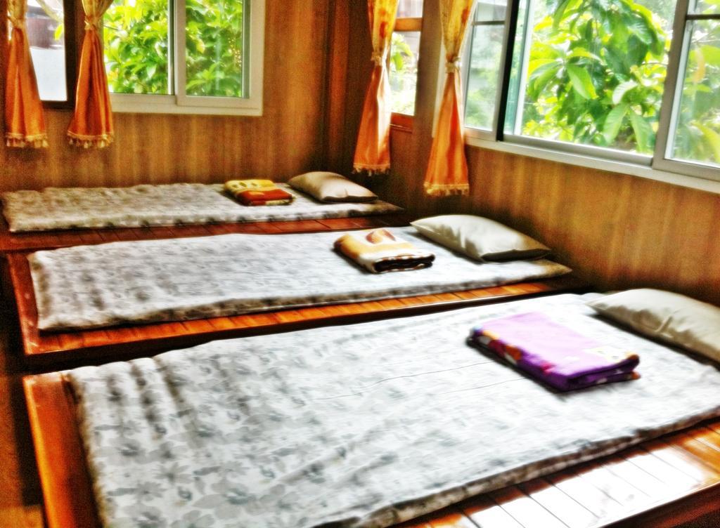 Nr Homestay Amphawa Habitación foto