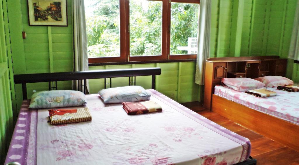 Nr Homestay Amphawa Habitación foto