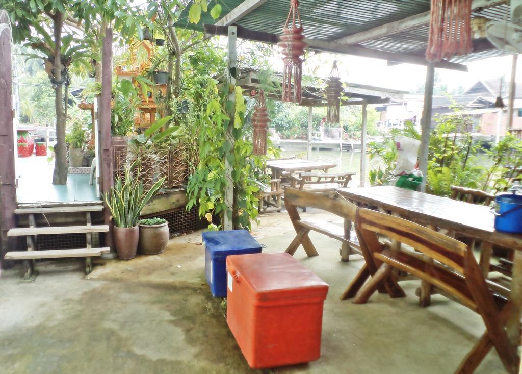 Nr Homestay Amphawa Habitación foto