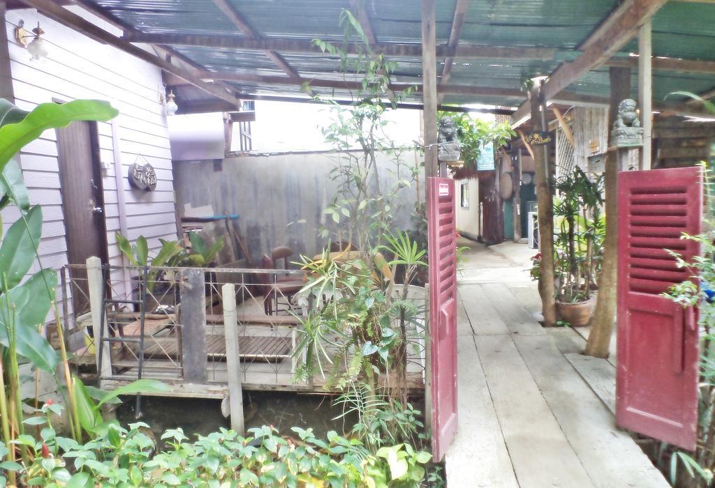 Nr Homestay Amphawa Habitación foto