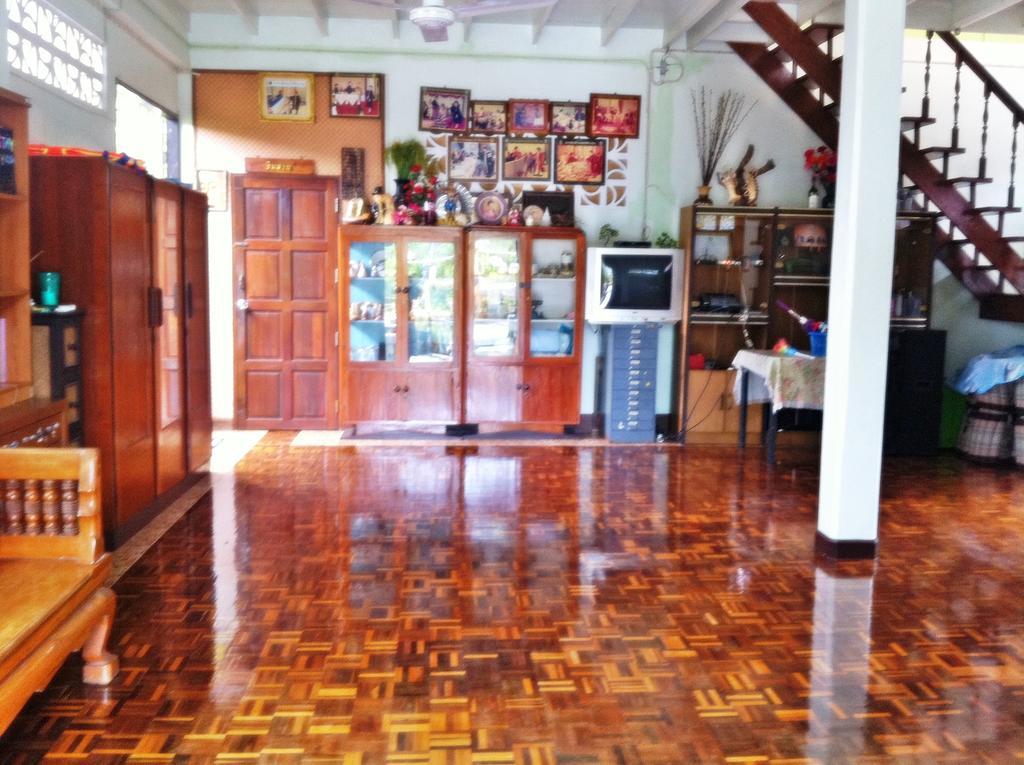 Nr Homestay Amphawa Habitación foto