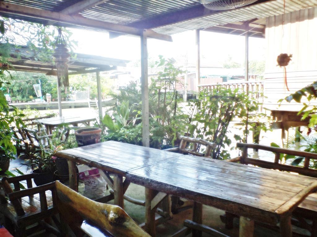 Nr Homestay Amphawa Habitación foto
