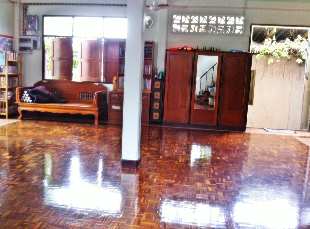 Nr Homestay Amphawa Habitación foto