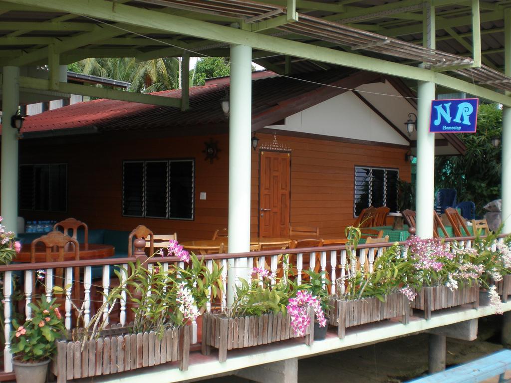 Nr Homestay Amphawa Habitación foto